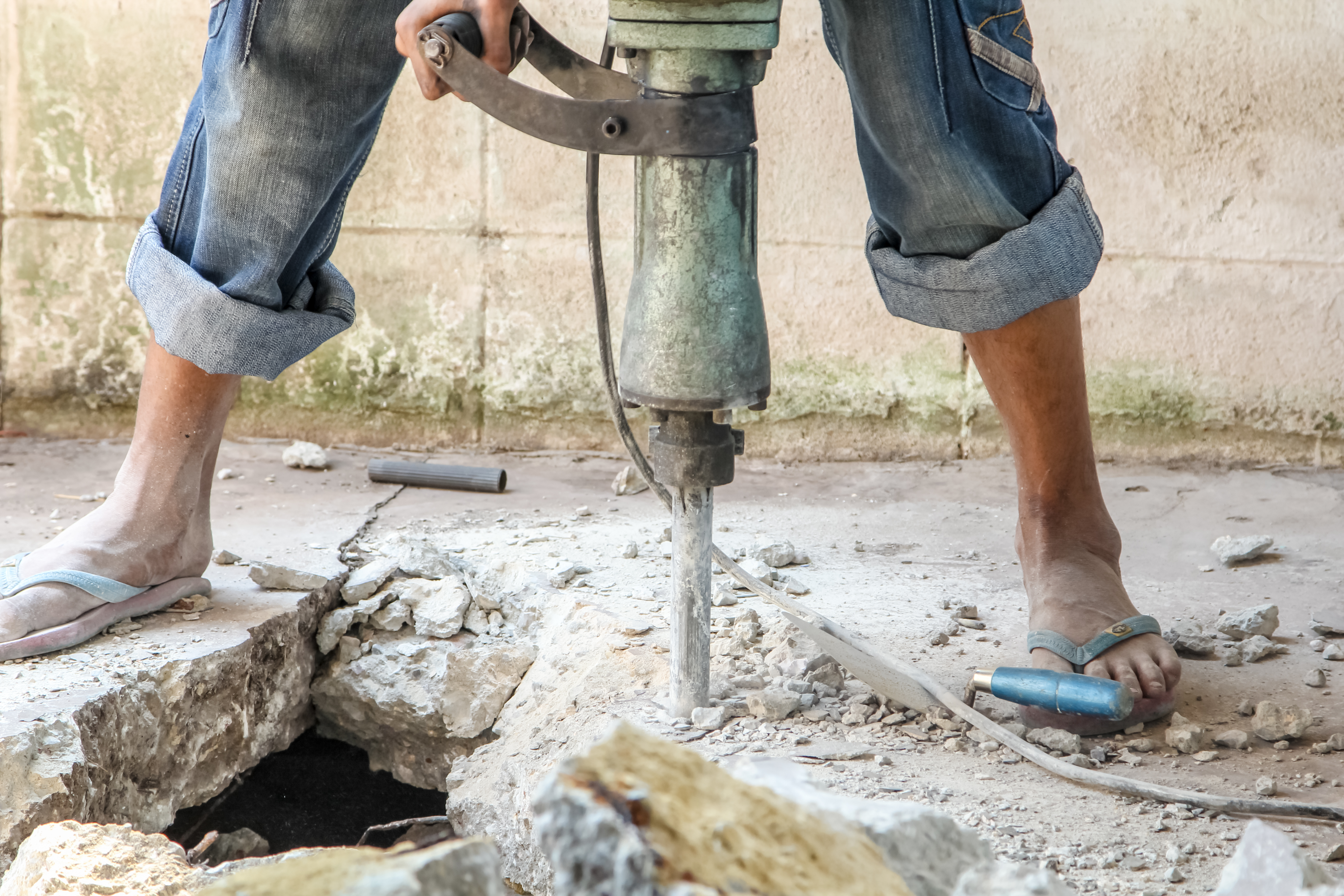 Workers using a pneumatic hammer drills can develop conditions including hand-arm vibration syndrome