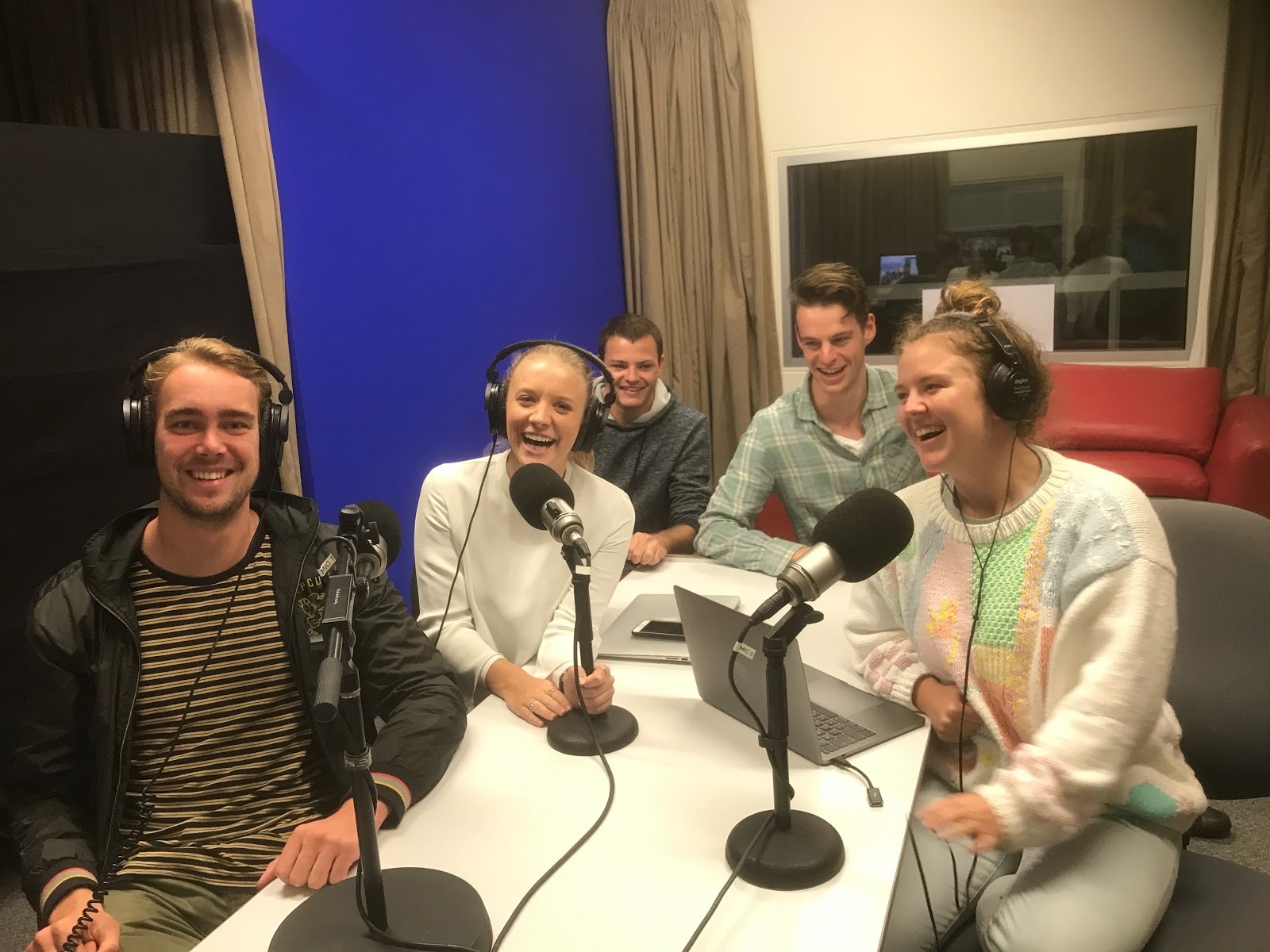 UOW student's chumfest A group of UOW students making a podcast in Siobhan’s course.