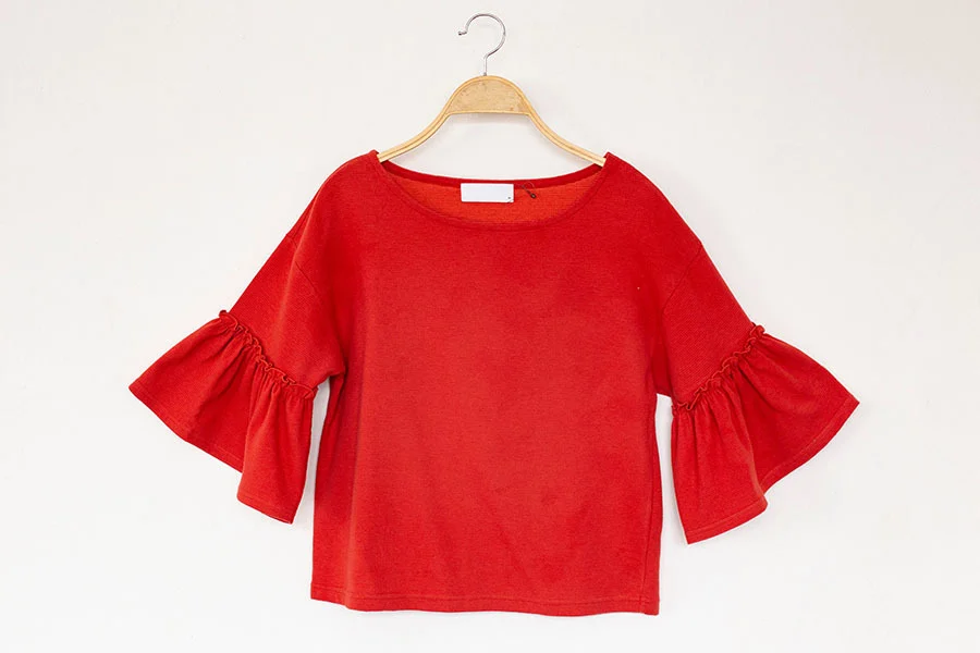 Women's red blouse / Blusa roja de mujer