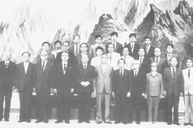Xi Zhongxun and Kim Il Sung