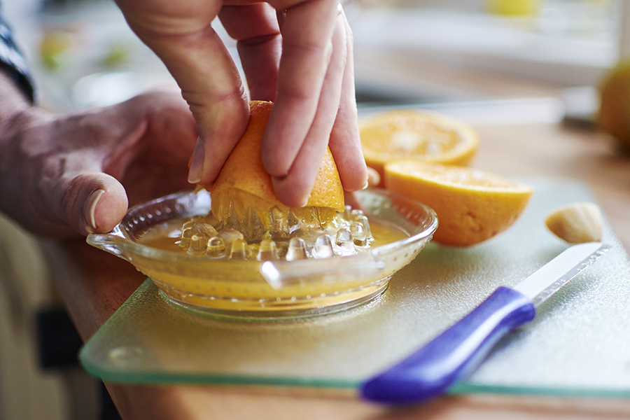 Juicing an orange