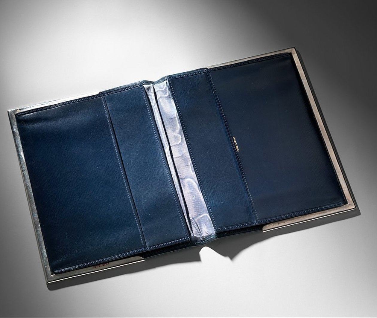 Portfolio. Attrib. Pierre Legrain [Public domain].