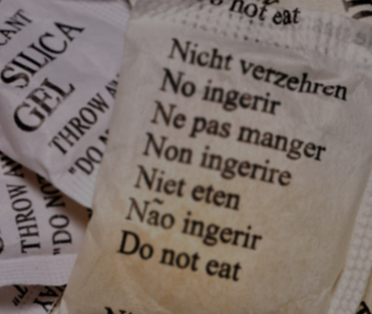 Small bags with text in 7 languages