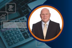 Headshot of instructor Simon Paul Green over a finance-themed background with the word “RISK”, symbolising credit risk analysis.