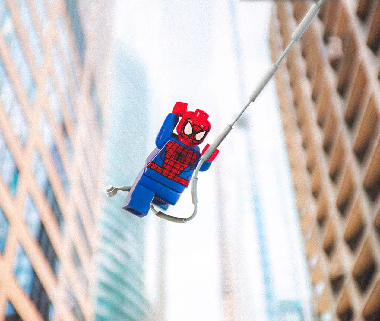 Spiderman lego swinging in city