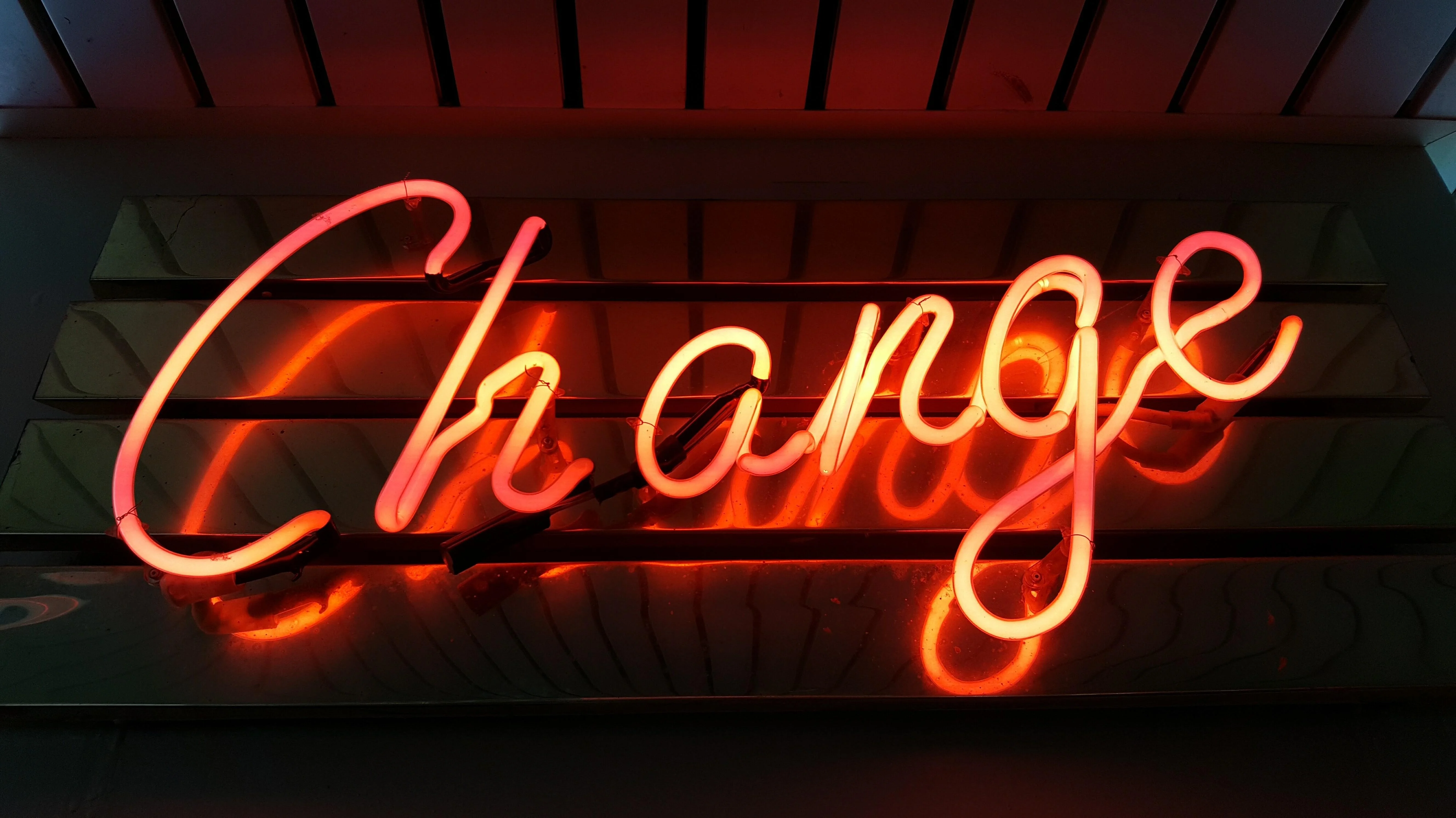 Neon change sign