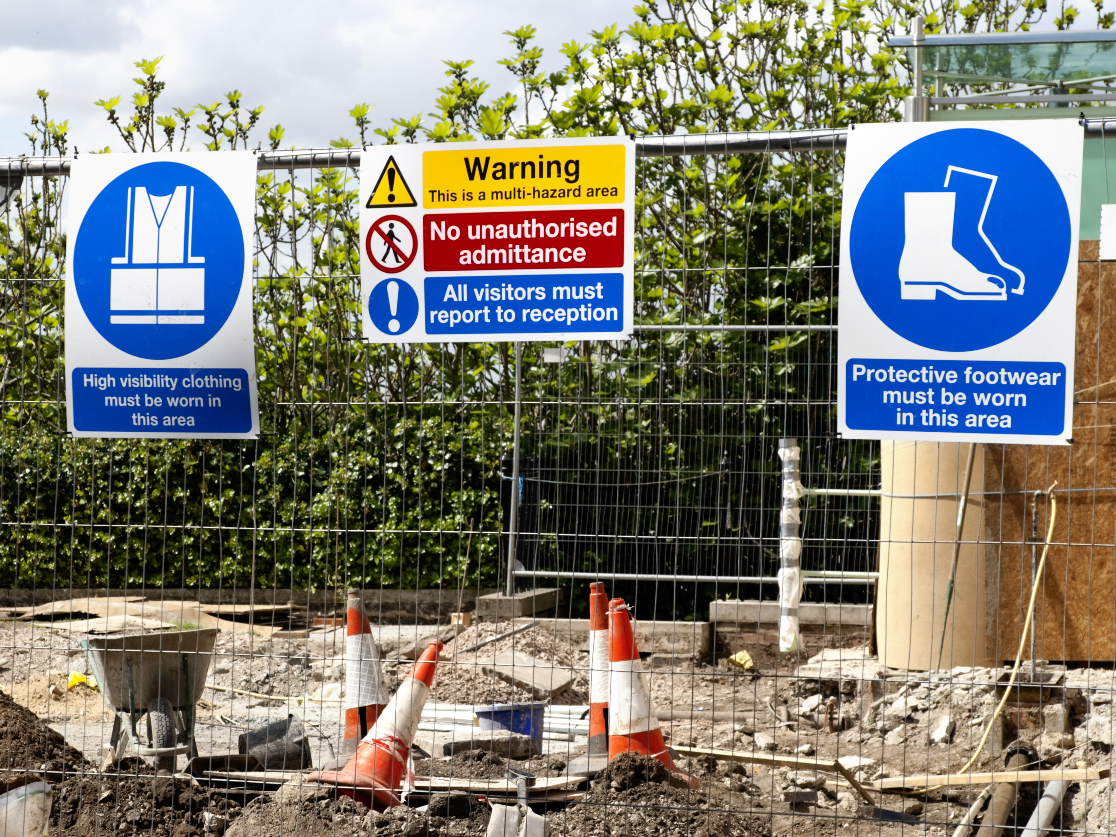 site health and safety sign on building site