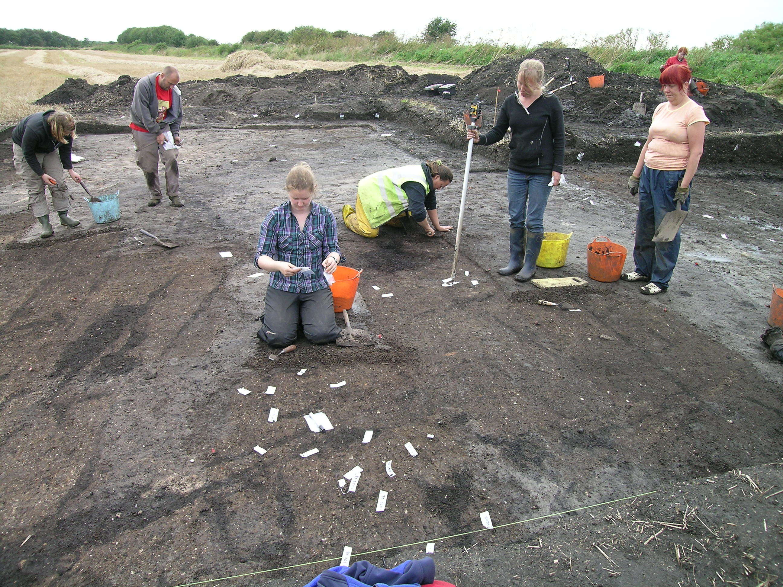 An image of excavation on the dryland and tagging finds