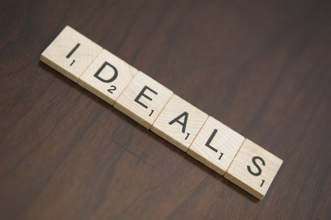 Scrabble image of the word Ideals