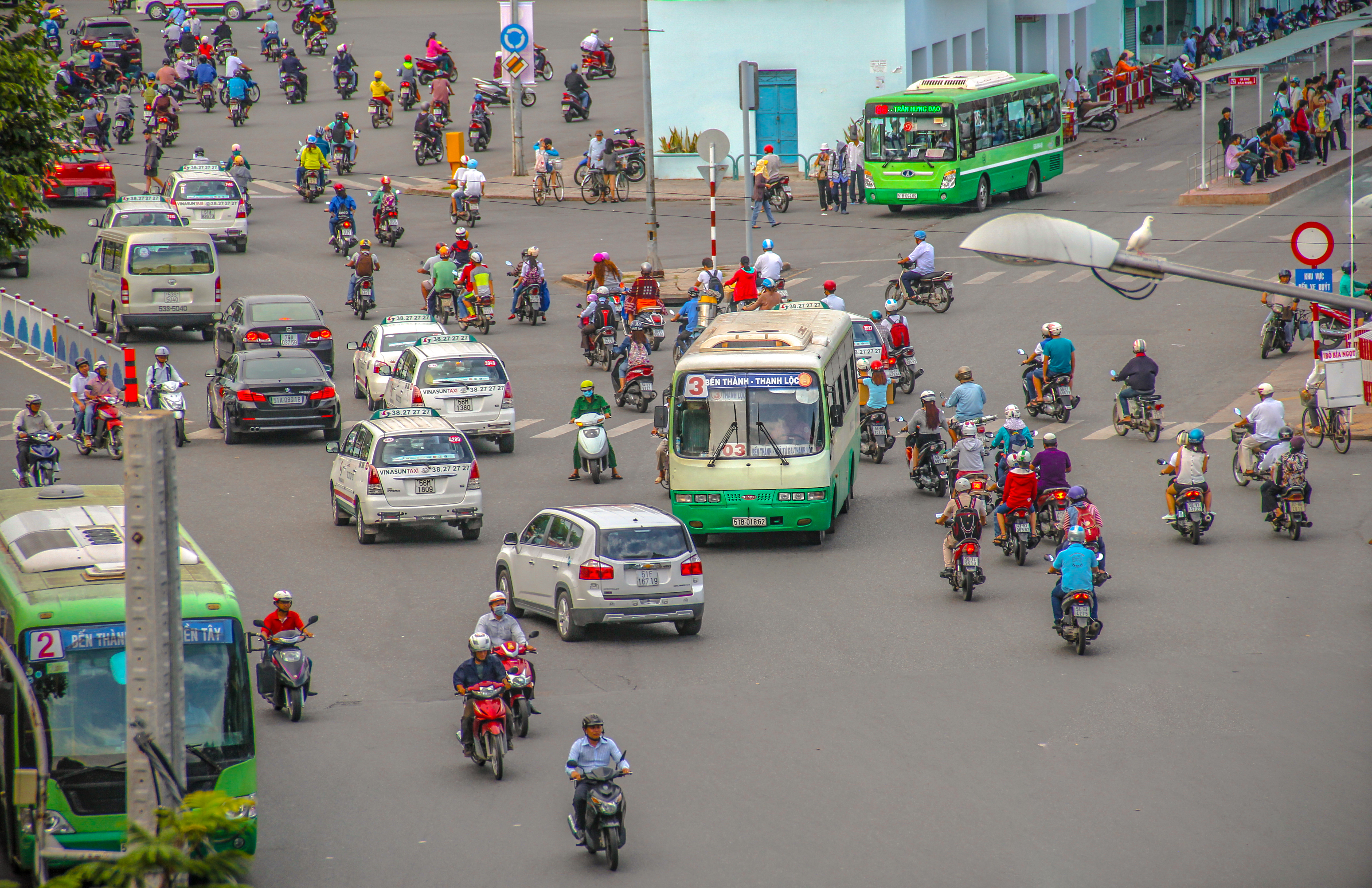 Criss cross traffic in Ho Chi Minh City, Vietnam (2015)
