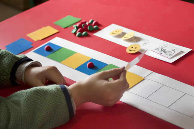 Signs, symptoms and testing (screening) of autism