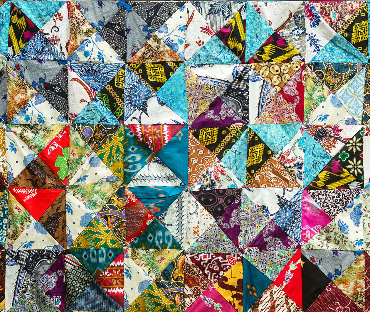 Quilt with distinct colour and abstract patterns