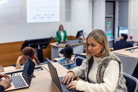 Statistical Techniques Applied Using R Learn Statistical Methods with R Online - Online Course