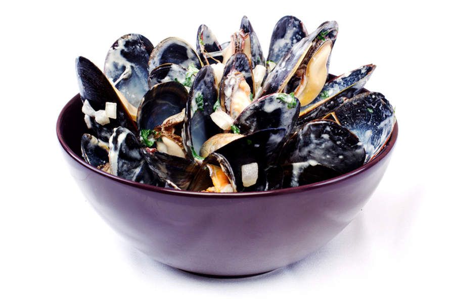 A bowl of mussels