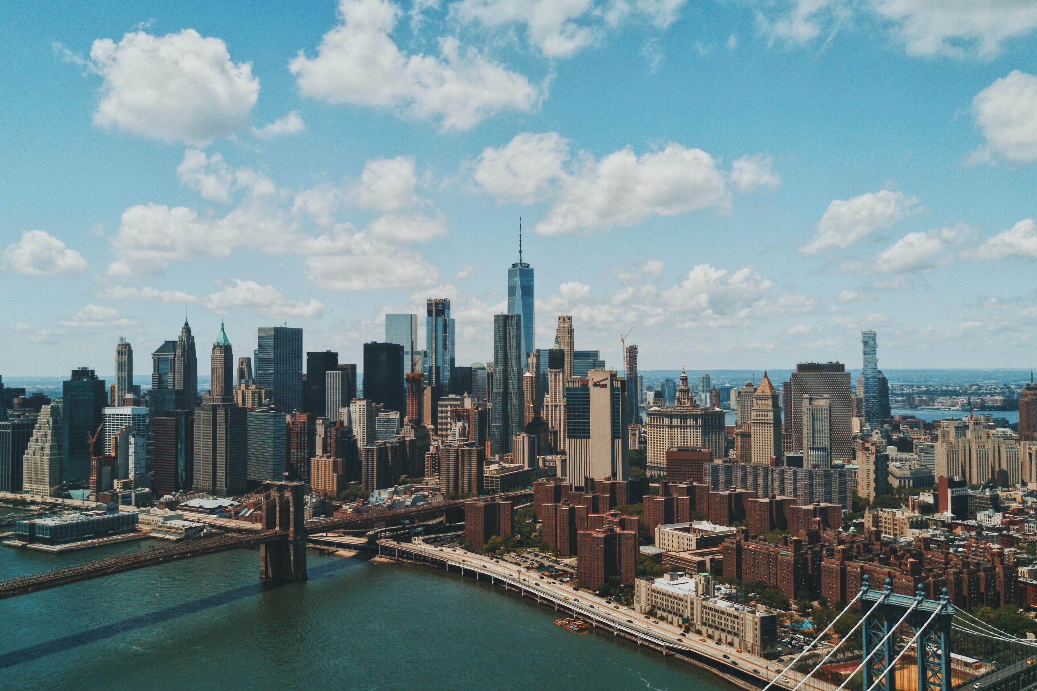 Brooklyn Bridge and the skyline of Manhattan, New York