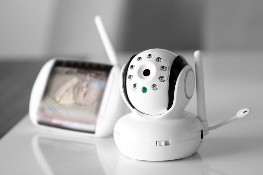 Baby monitor device with camera