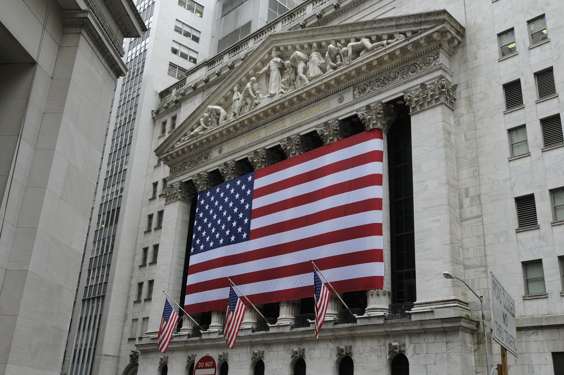 Exterior of New York stock exchange