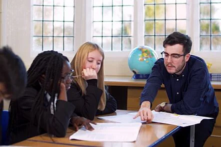  Choosing a PGCE - Online Teacher Training Course - FutureLearn