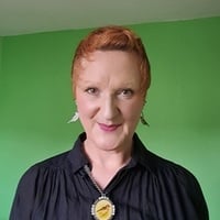 Dr Isa Uny