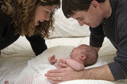 parents_and_newborn_000002991332_Large.jpg