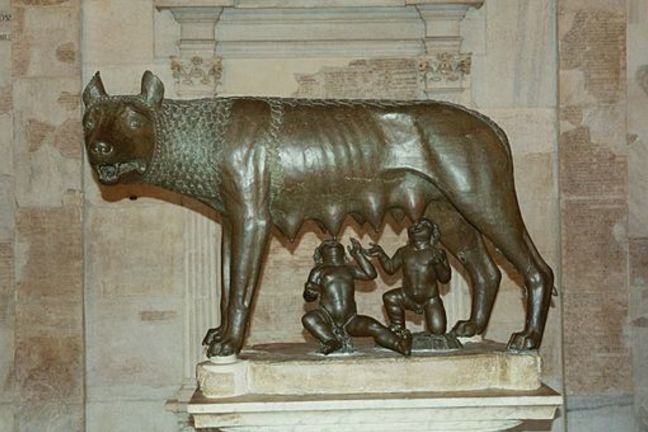 Statue of infants Romulus and Remus suckling from a she-wolf