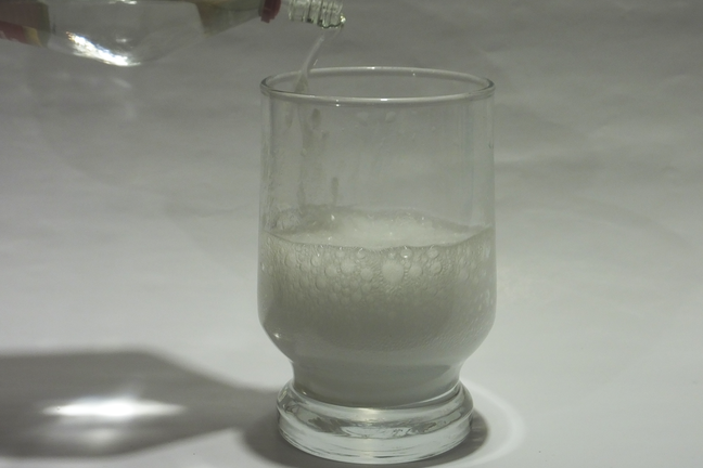 Bicarbonato de reaccionar con vinagre