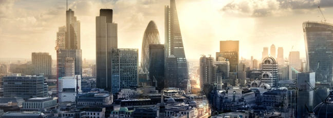 Skyline of central london, focusing on the Shard, with low cloud coverage